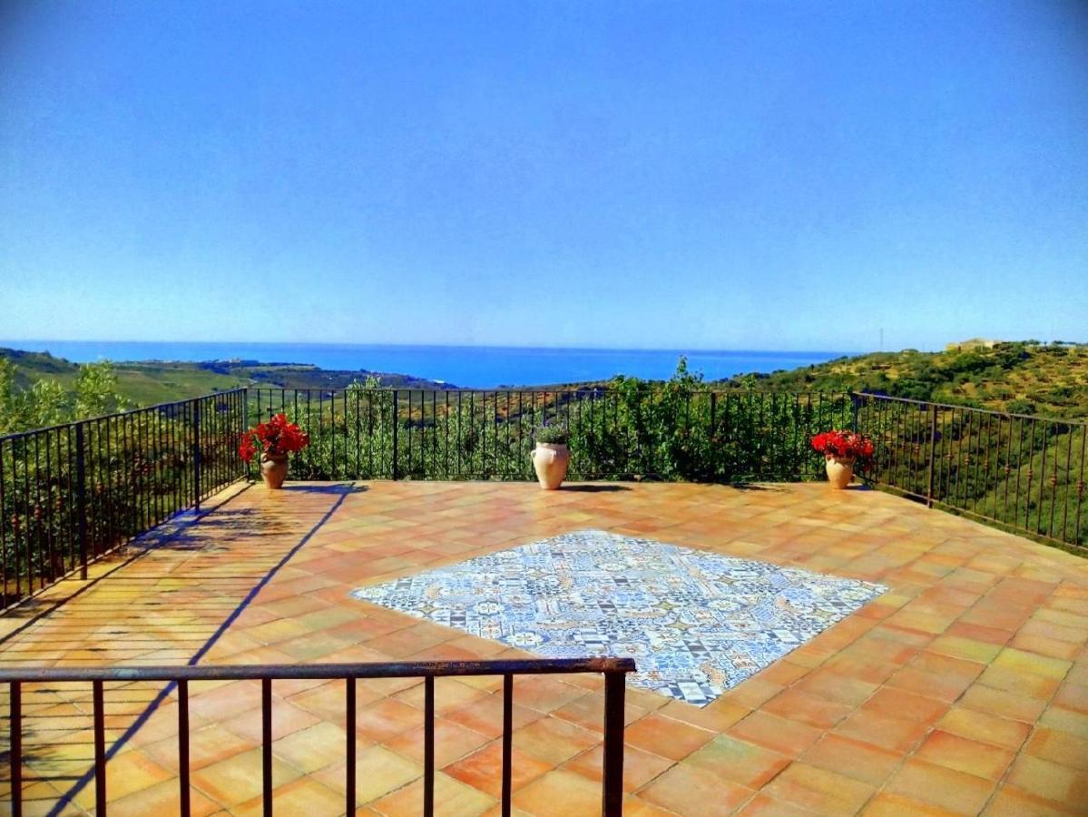 Villa Immersa In Oliveto Vista Mare Sciacca Extérieur photo